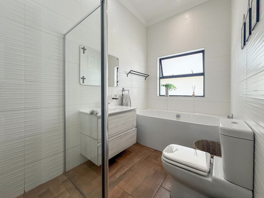 3 Bedroom Property for Sale in Leloko Lifestyle Estate North West